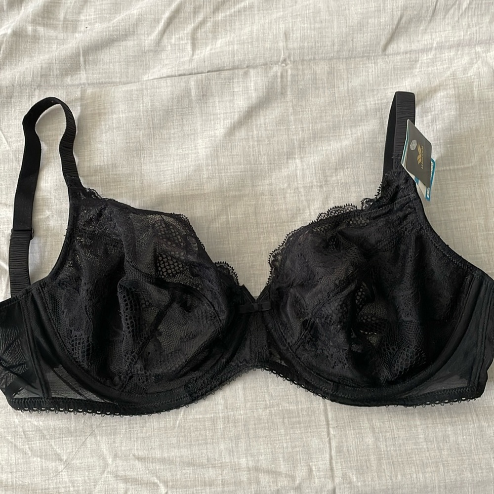 Wacoal black lace three seam bra, size 36DDD